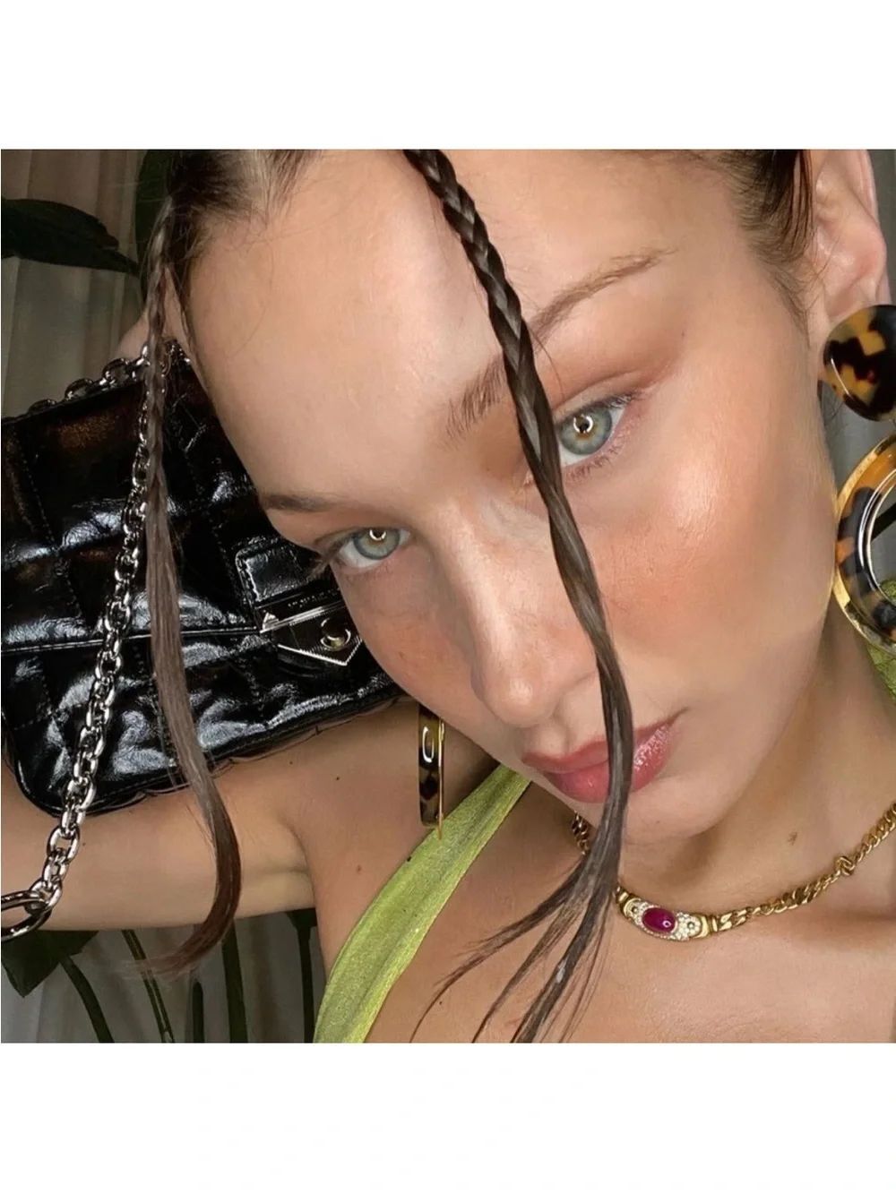 Bella Hadid necklace N995